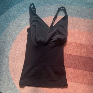 Belly bandit nursing tank size S good condition